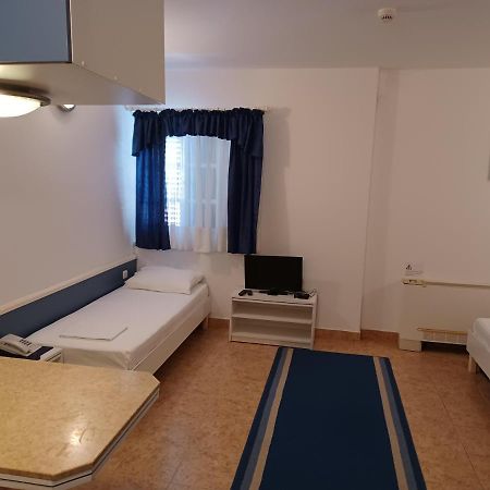 Hotel Ivan Dujmovic Dvori Bol Exterior foto